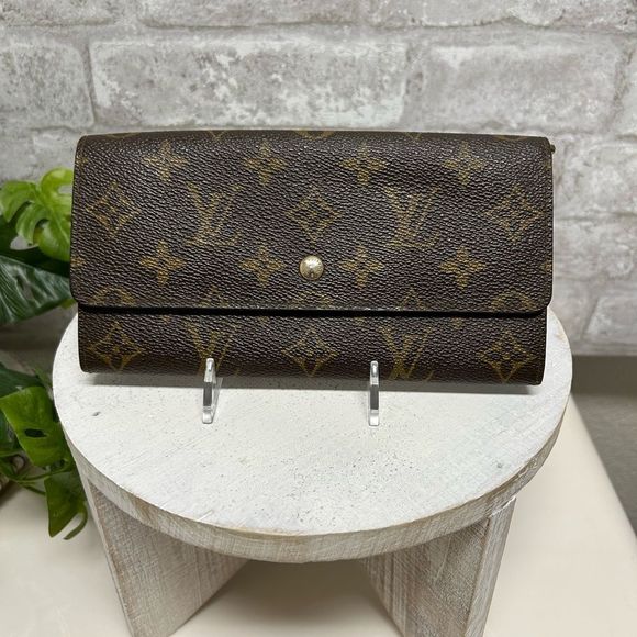 Louis Vuitton Brown Monogram Wallet - Picture 1 of 11